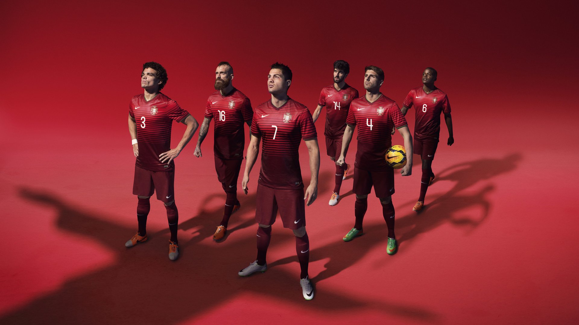 开云体育入口-“年轻球员崭露头角获国家队青睐，期待新星闪耀”，足球国家队最年轻球员